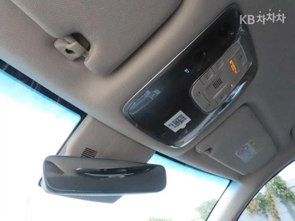 Genesis GV802.5 Turbo Gasoline AWD - 15