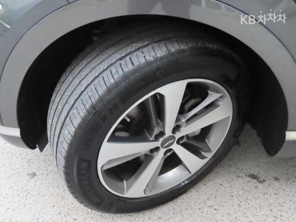 Genesis GV802.5 Turbo Gasoline AWD - 18