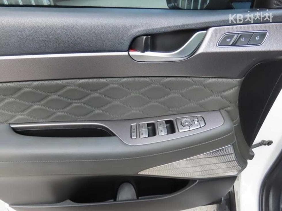 Hyundai Palisade2.2 Diesel 7-seater (Limousine) Calligraphy - 7