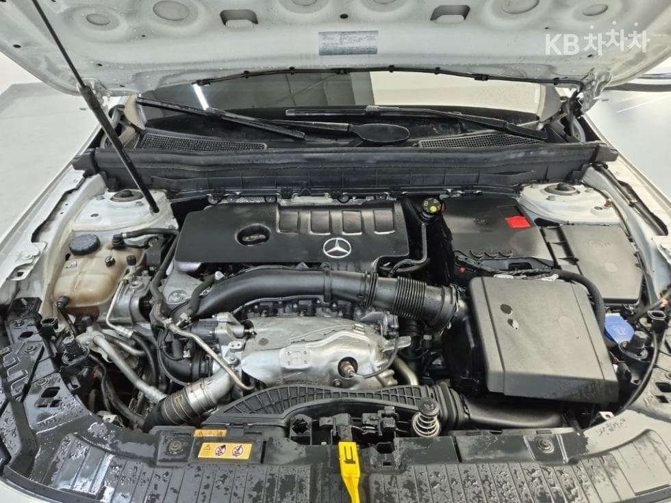 Mercedes-Benz GLB(X247)GLB 250 4Matic - 5