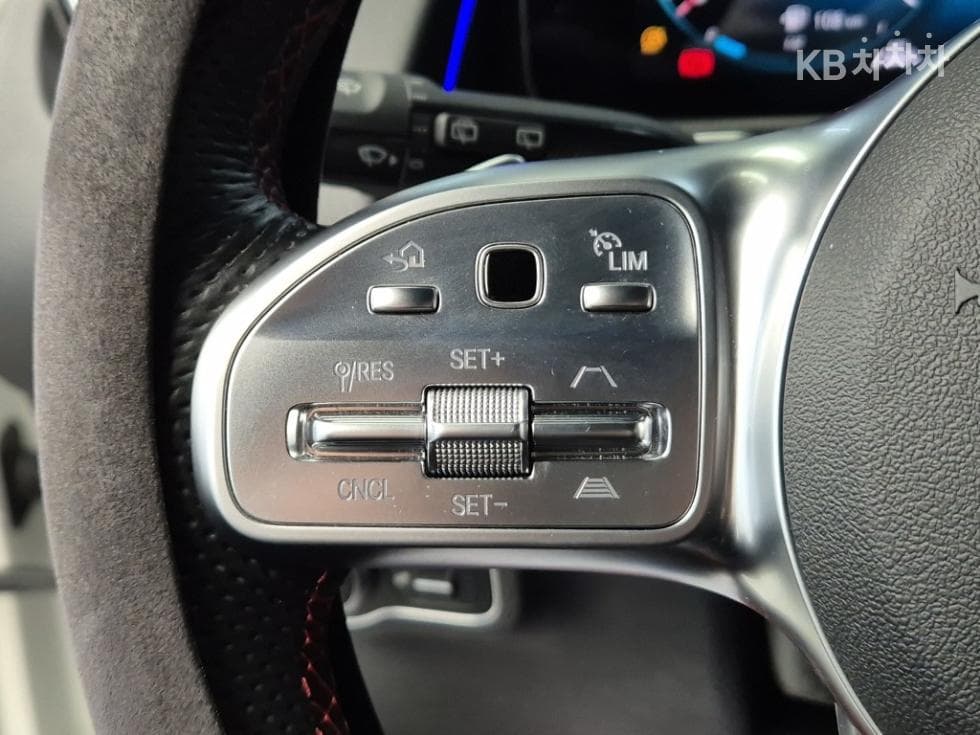 Mercedes-Benz GLB(X247)GLB 250 4Matic - 16