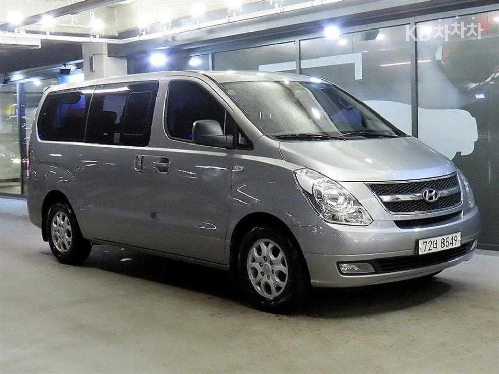 Хюндай Гранд Старекс 11-местен Комби CVX Premium - Image 1