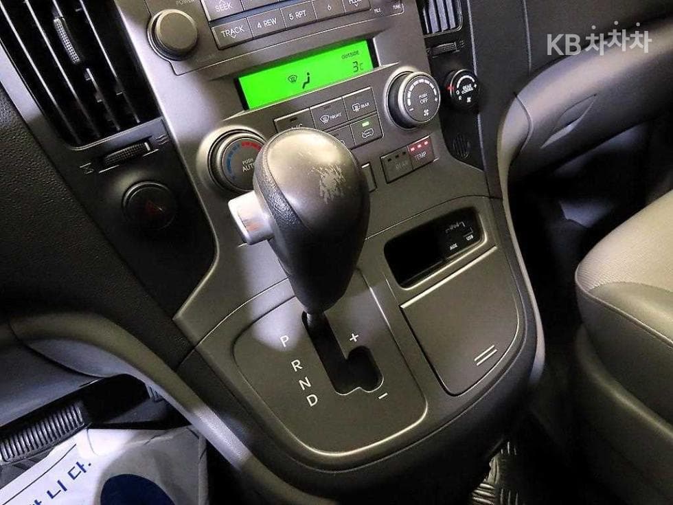 Хюндай Гранд Старекс11-местен Комби CVX Premium - 13