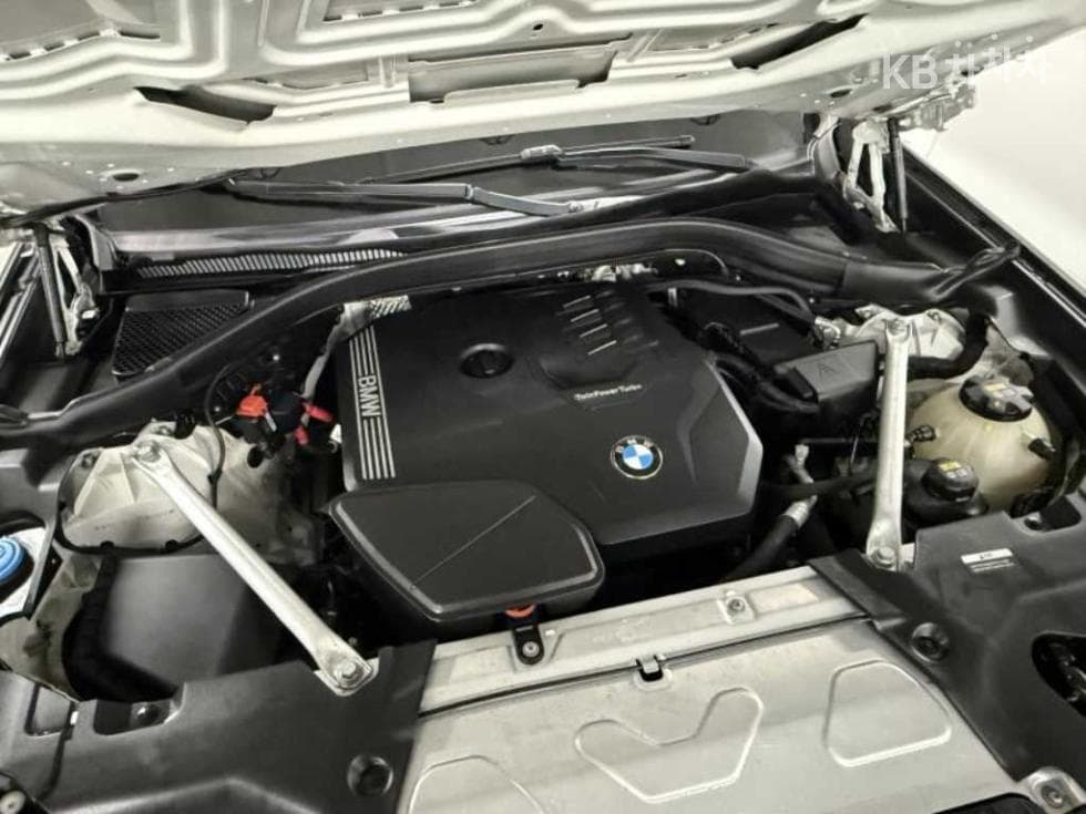 BMW New X4 (G02)xDrive 20i M Sport - 20