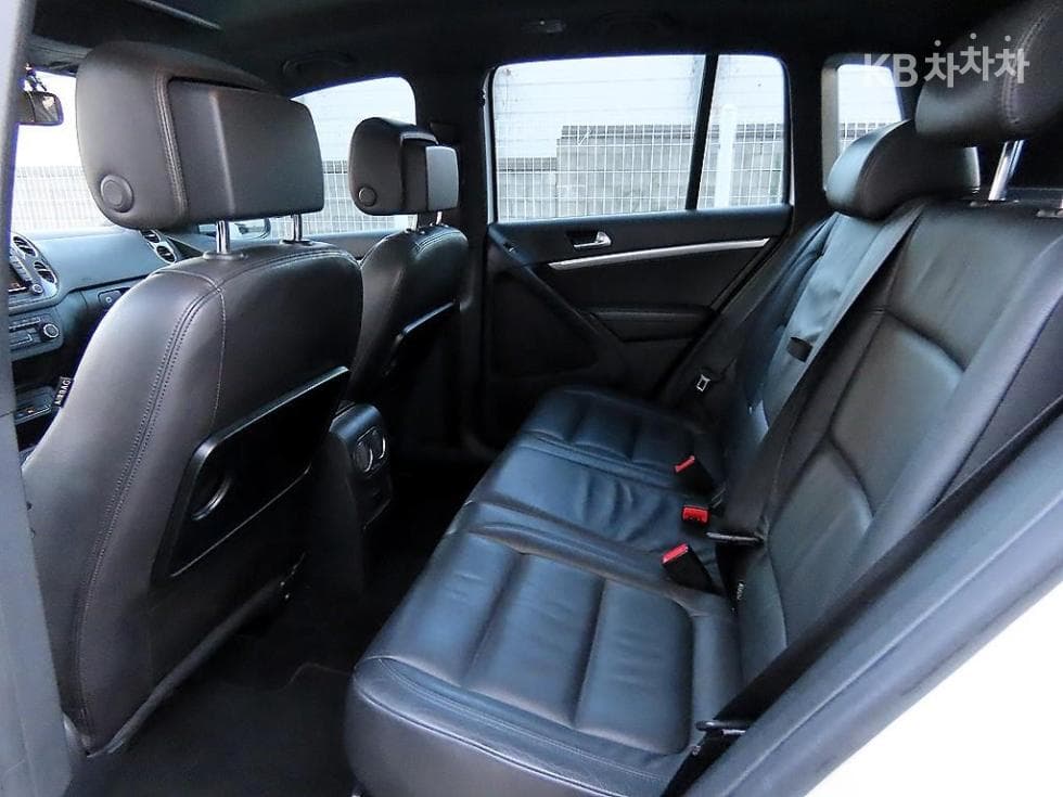 Volkswagen Нов Tiguan2.0 Турбо Дизел Инжекция R-라Местен 5N - 6