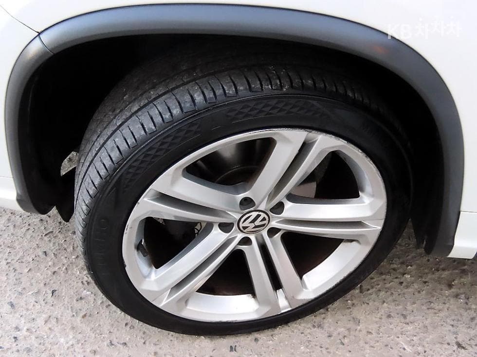 Volkswagen Нов Tiguan2.0 Турбо Дизел Инжекция R-라Местен 5N - 20