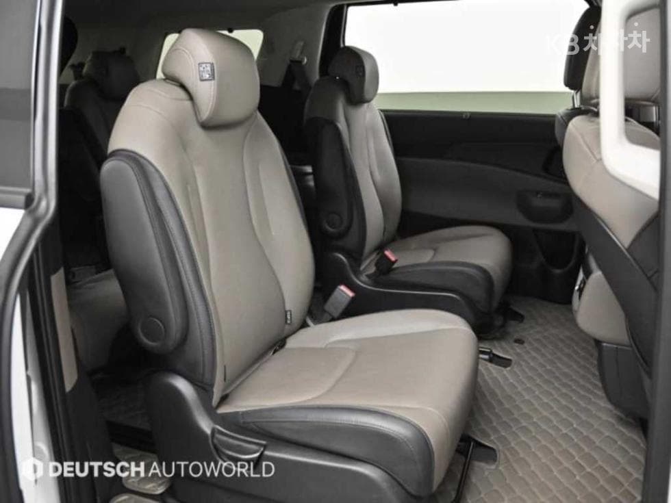 Киа The New (фейслифт) Канивал 4-то поколениеD2.2 9-местен Noblesse - 11