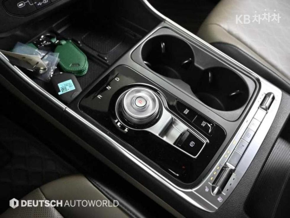 Киа The New (фейслифт) Канивал 4-то поколениеD2.2 9-местен Noblesse - 17