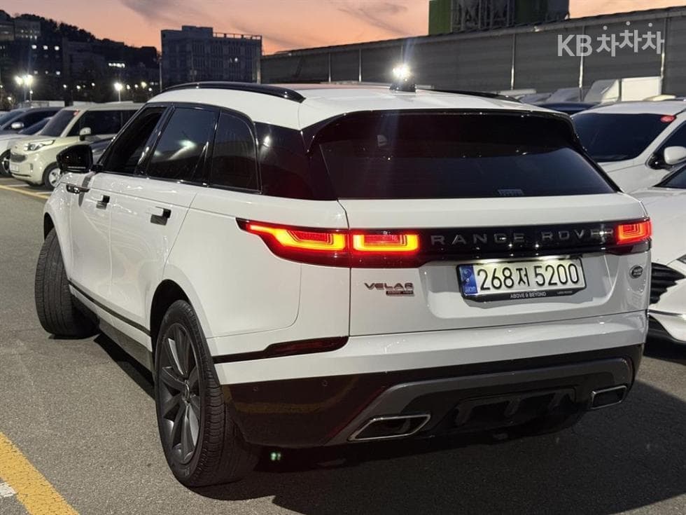 Land Rover Range Rover 벨라3.0 D300 R-Dynamic HSE - 6
