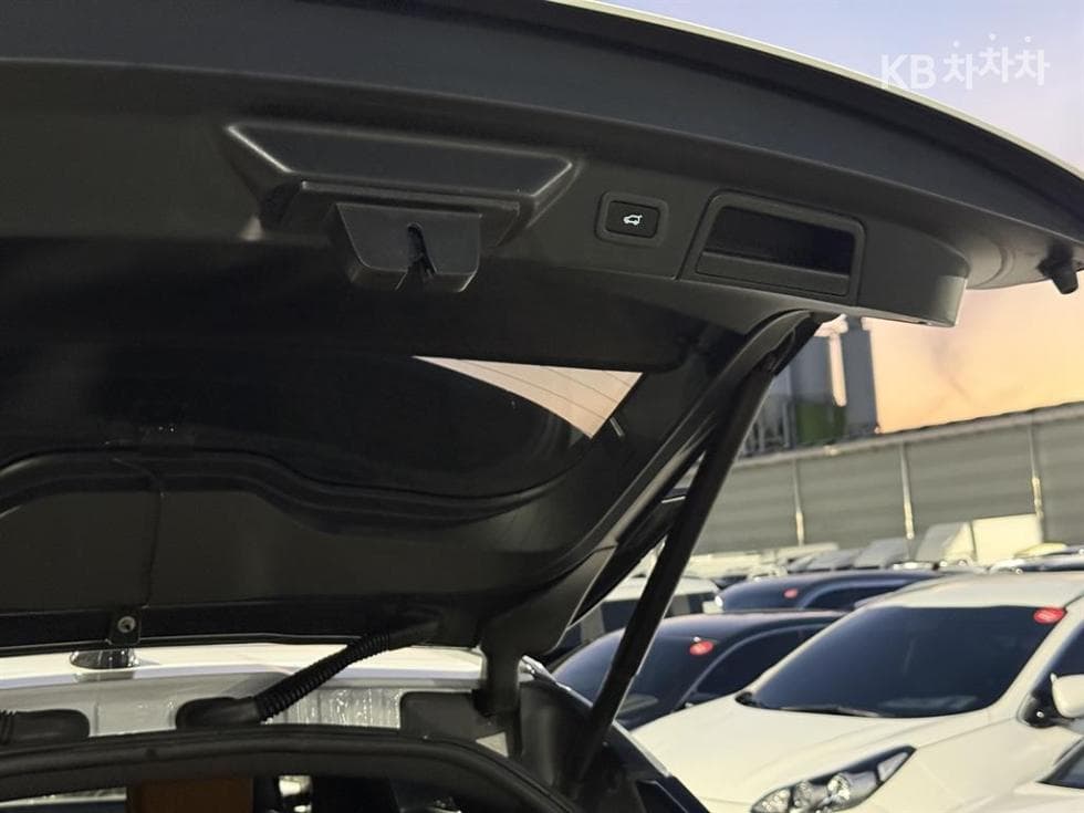 Land Rover Range Rover 벨라3.0 D300 R-Dynamic HSE - 19