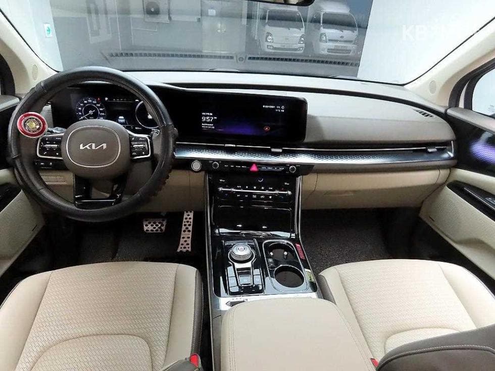 Kia Carnival 4th generationHigh Limousine (Carnival) G3.5 GDI 9-seater Signature - 9