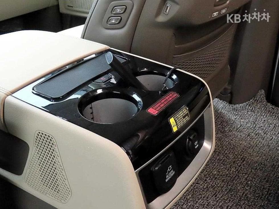 Kia Carnival 4th generationHigh Limousine (Carnival) G3.5 GDI 9-seater Signature - 13