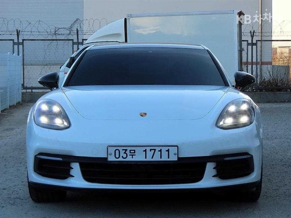 Porsche 파나메라 (971)3.0 4 Стандартен