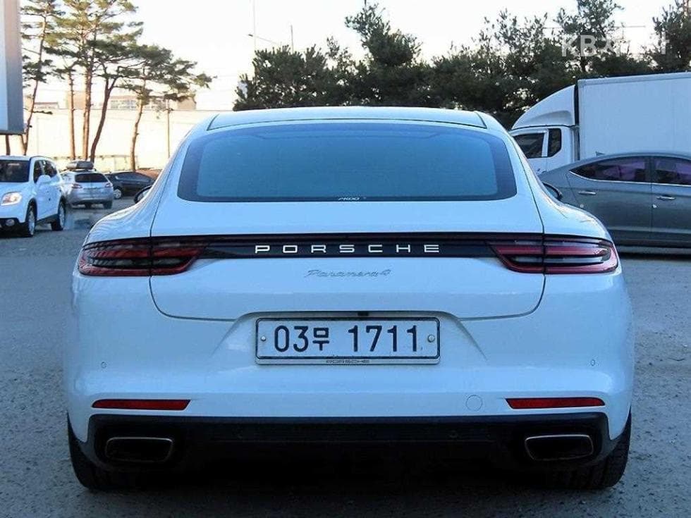 Porsche 파나메라 (971)3.0 4 Стандартен - 4