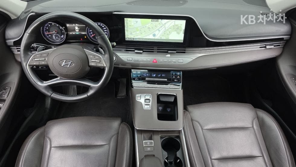 Hyundai The New (facelift) Grandeur (Azera)2.5 Premium - 10