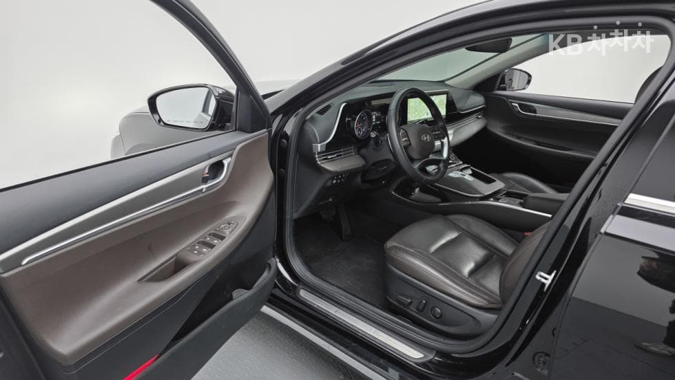 Hyundai The New (facelift) Grandeur (Azera)2.5 Premium - 14