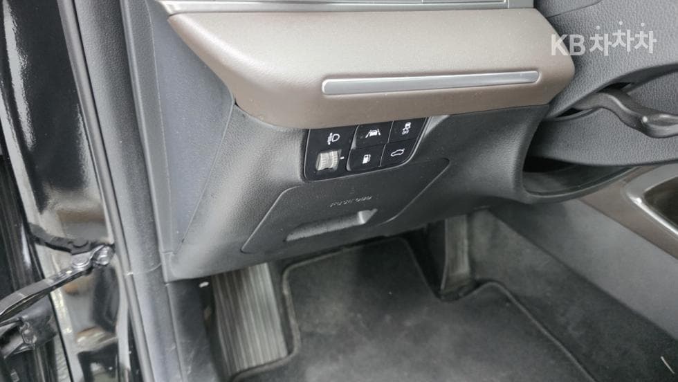 Hyundai The New (facelift) Grandeur (Azera)2.5 Premium - 17