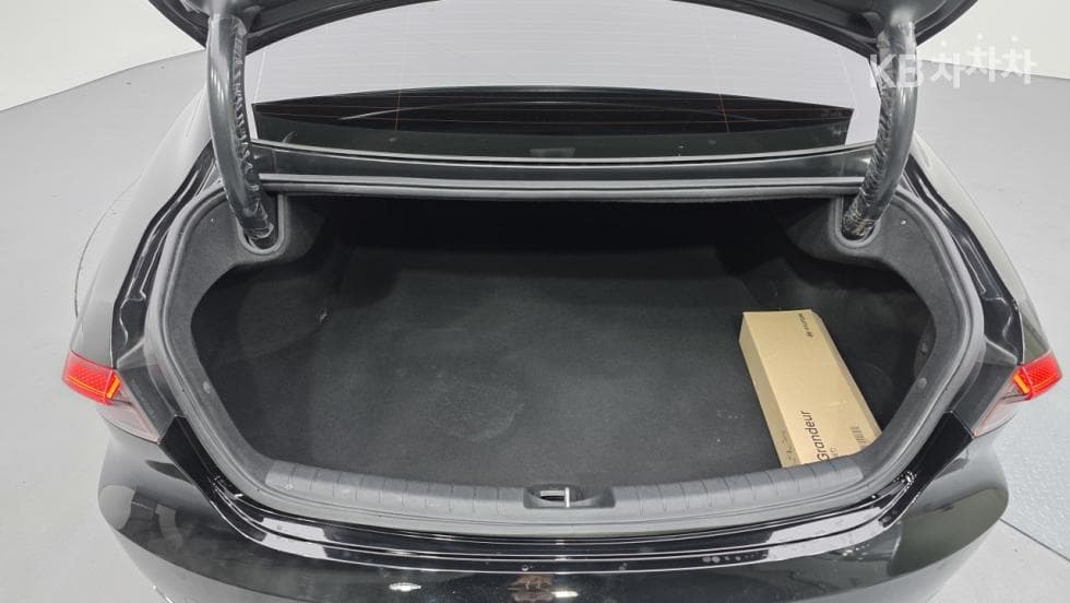 Hyundai The New (facelift) Grandeur (Azera)3.3 Premium - 13