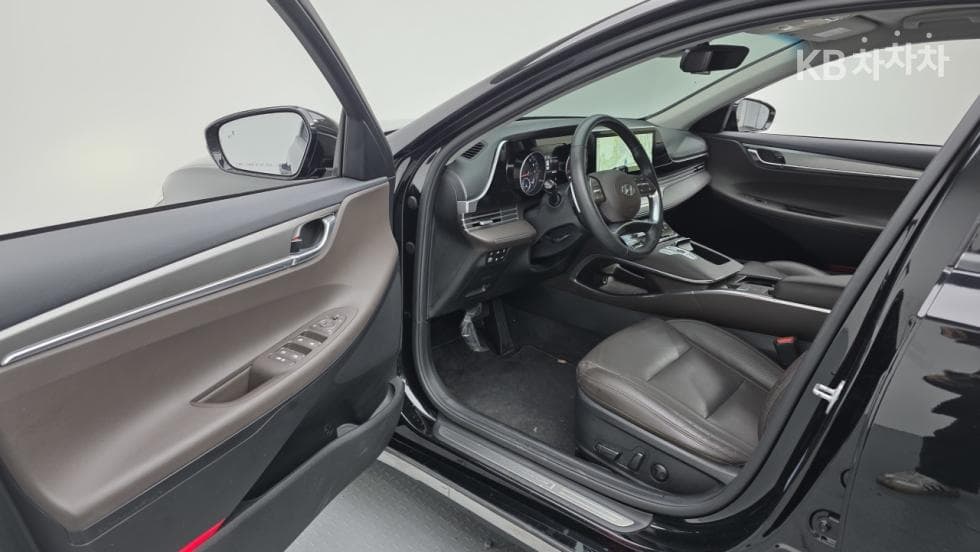 Hyundai The New (facelift) Grandeur (Azera)3.3 Premium - 14