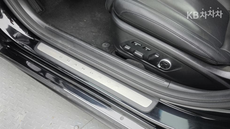 Hyundai The All New Grandeur (Azera)3.5 Gasoline 2WD Exclusive - 11