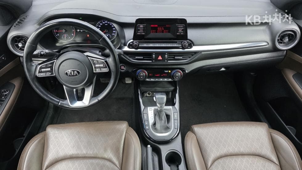 Kia All New K31.6 Gasoline Noblesse - 10