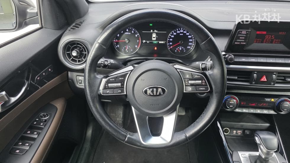 Kia All New K31.6 Gasoline Noblesse - 12