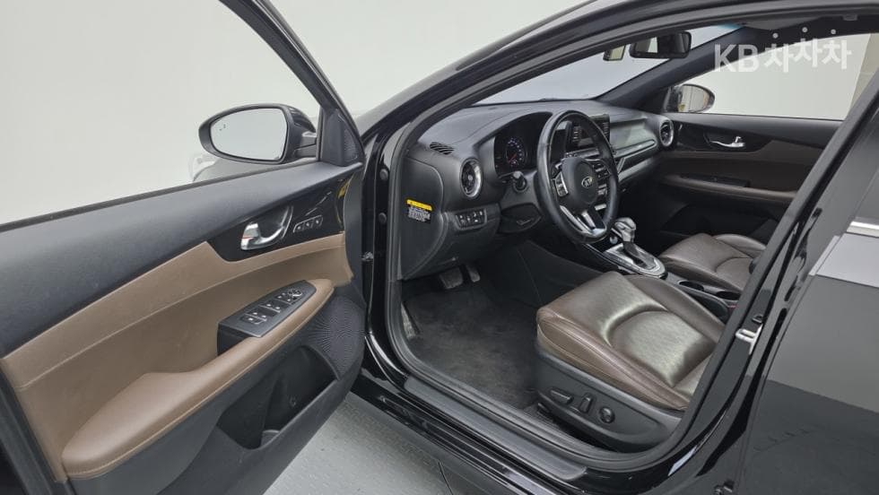 Kia All New K31.6 Gasoline Noblesse - 14