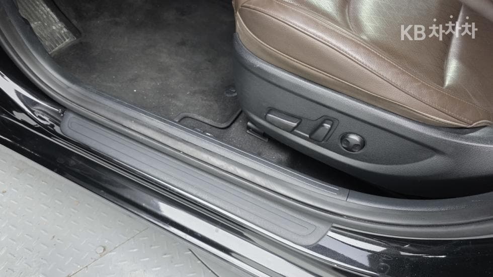 Kia All New K31.6 Gasoline Noblesse - 16