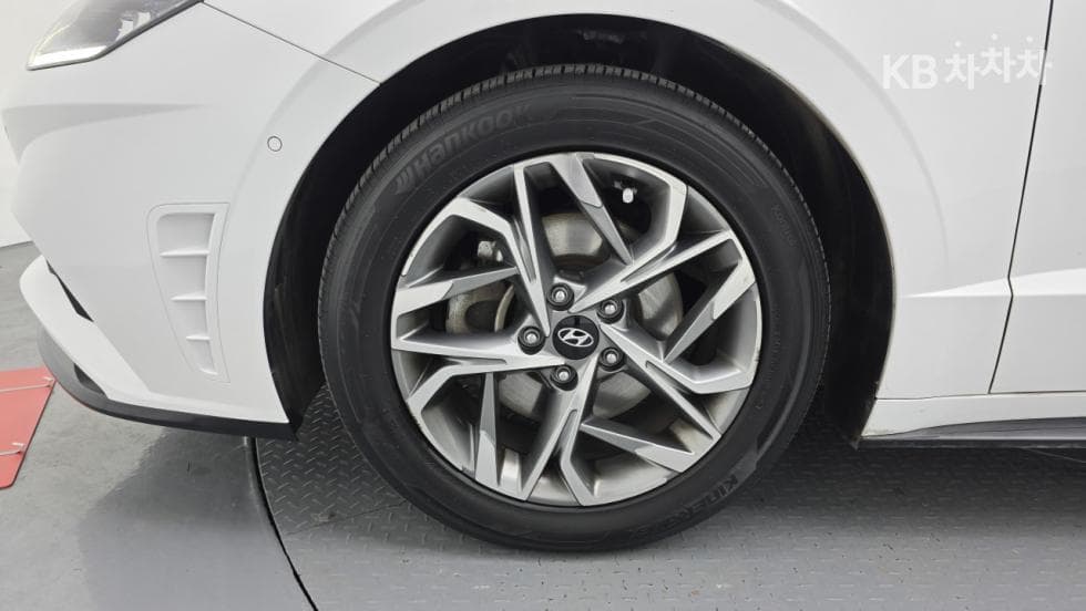 Hyundai Sonata (DN8)2.0 Premium Plus - 12