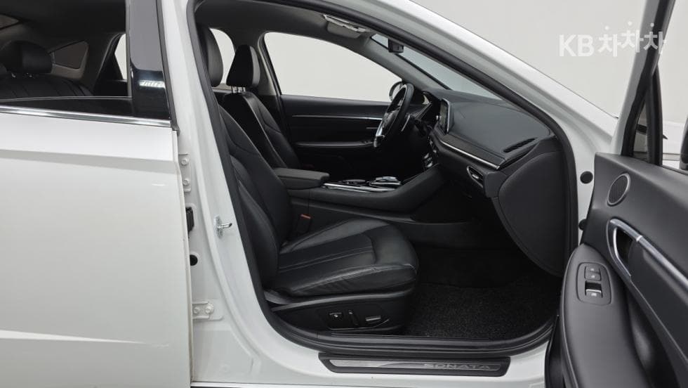 Hyundai Sonata (DN8)2.0 Premium Plus - 13