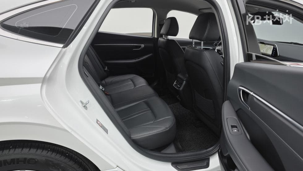 Hyundai Sonata (DN8)2.0 Premium Plus - 14