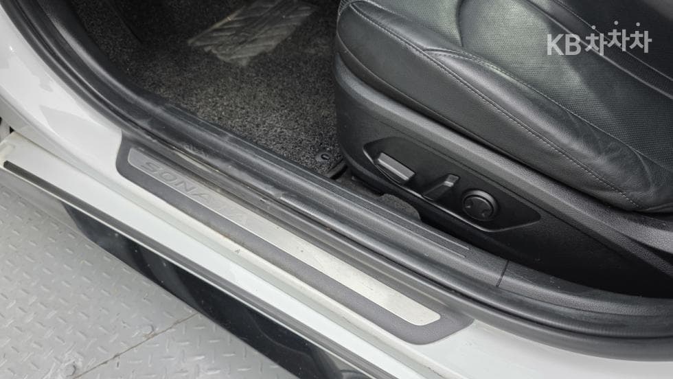 Hyundai Sonata (DN8)2.0 Premium Plus - 18