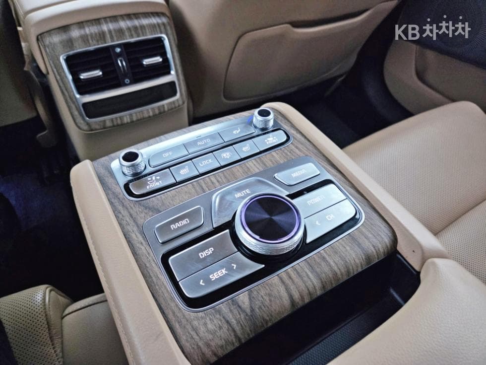 Kia The New (facelift) K9(Second generation)3.3 T-GDI AWD 플래티넘 - 17
