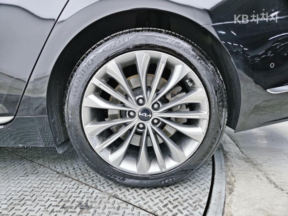 Kia The New (facelift) K9(Second generation)3.3 T-GDI AWD 플래티넘 - 23
