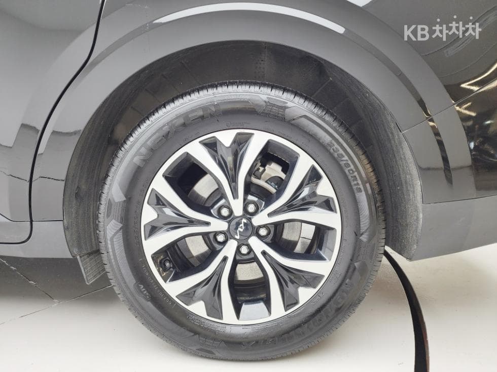 Kia Carnival 4th generationD2.2 9-seater Prestige - 8