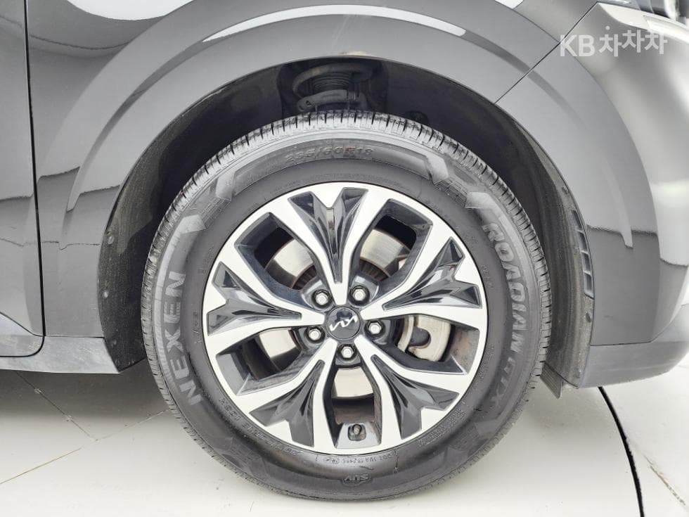 Kia Carnival 4th generationD2.2 9-seater Prestige - 9