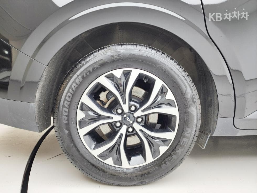 Kia Carnival 4th generationD2.2 9-seater Prestige - 10