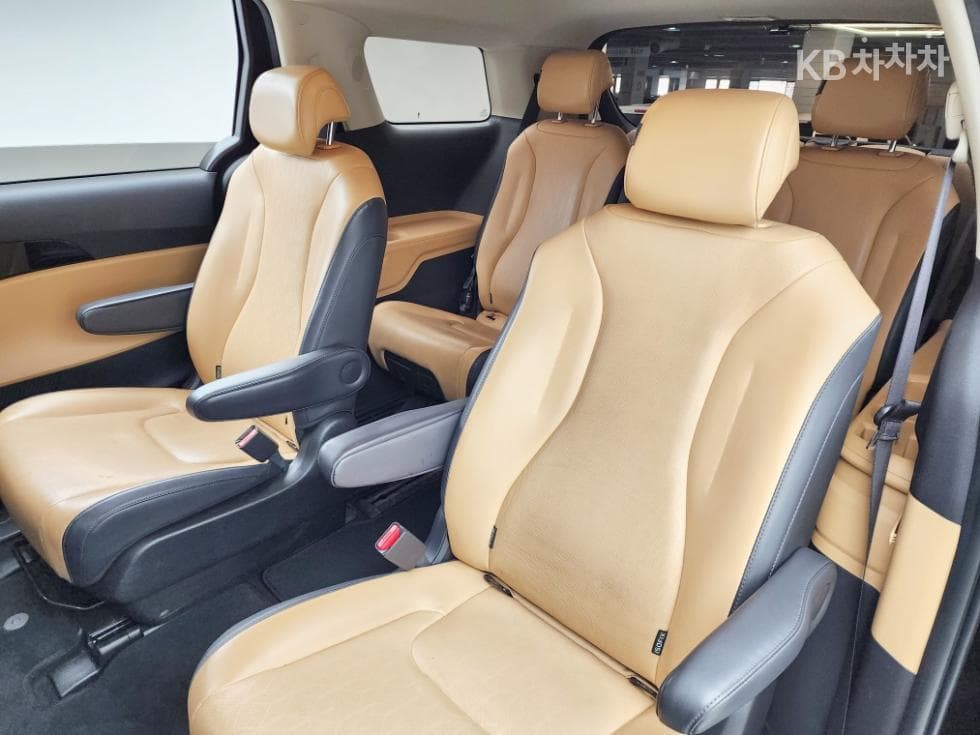 Kia Carnival 4th generationD2.2 9-seater Prestige - 12