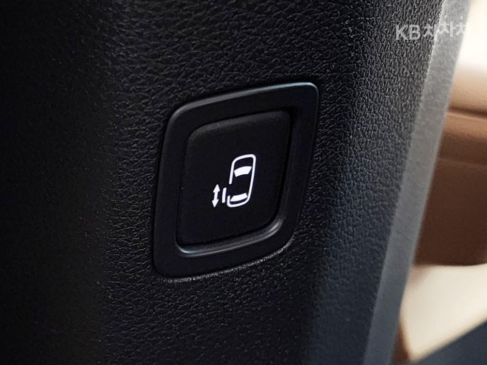 Kia Carnival 4th generationD2.2 9-seater Prestige - 23