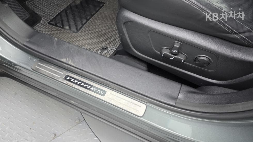 KG Mobility 토레스(J100)1.5 GDI Turbo T7 - 17