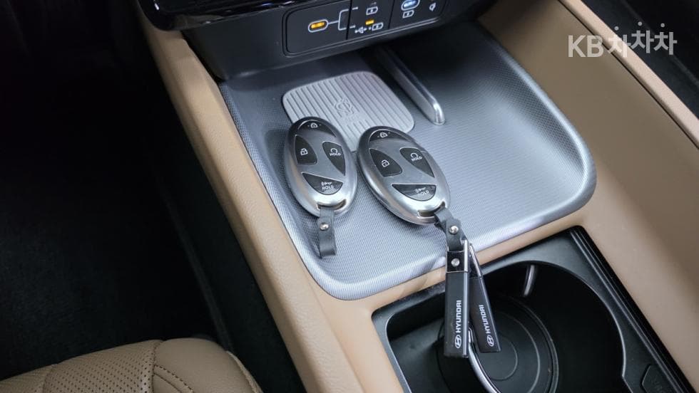 Hyundai The All New Grandeur (Azera)2.5L gasoline 2WD Premium - 21