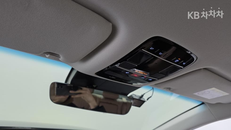 Hyundai The All New Grandeur (Azera)2.5L gasoline 2WD Premium - 23