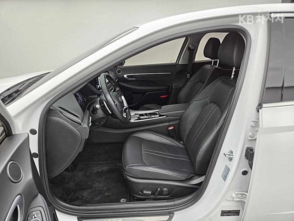 Hyundai Sonata (DN8)2.0 Premium Plus - 11