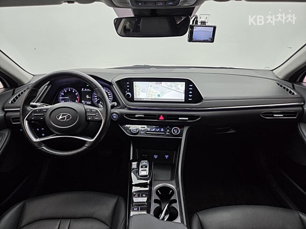 Hyundai Sonata (DN8)2.0 Premium Plus - 13