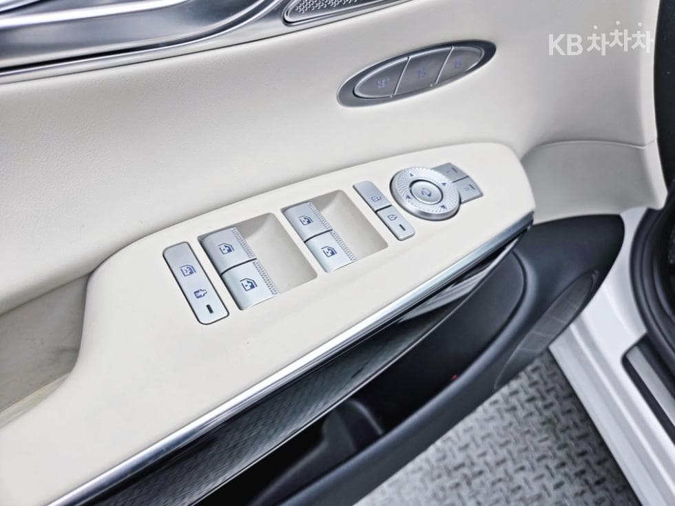 Genesis GV70Gasoline 2.5T AWD - 10