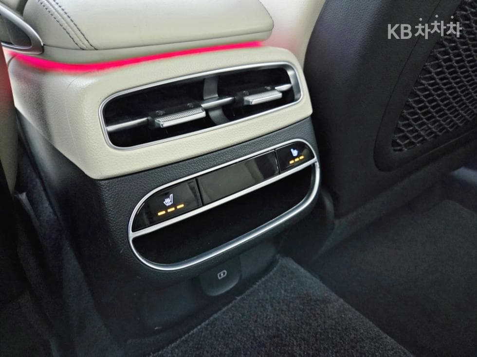 Genesis GV70Gasoline 2.5T AWD - 16