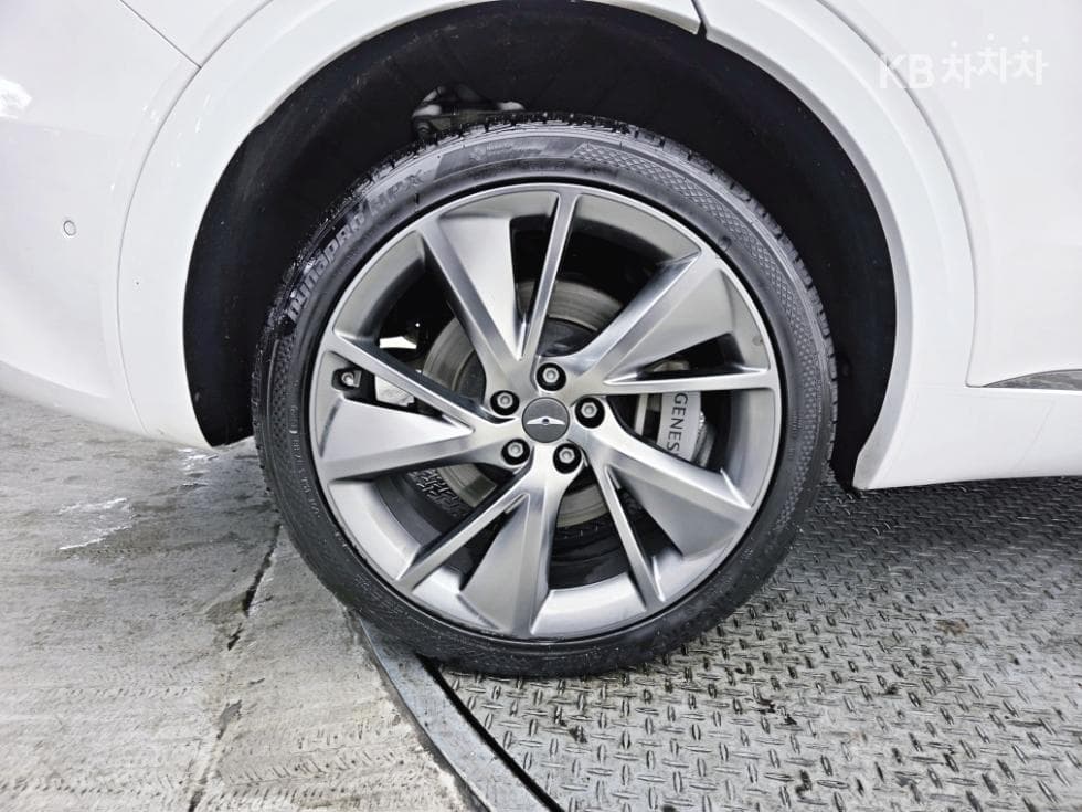 Genesis GV70Gasoline 2.5T AWD - 24