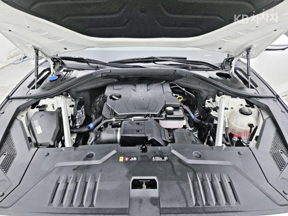 Genesis GV70Gasoline 2.5T AWD - 25