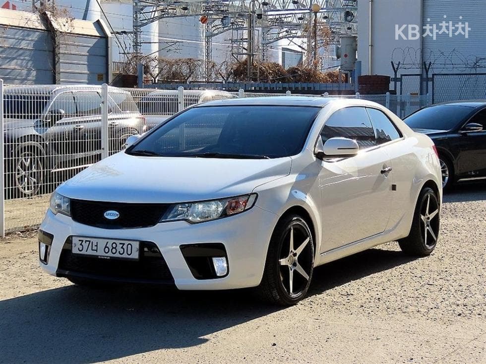 Kia Forte 쿱1.6 KOUP High-end Type 레드Premium - 2