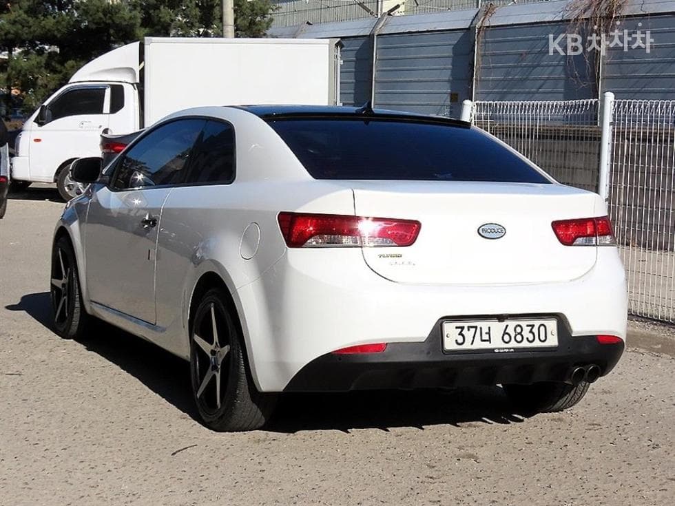 Kia Forte 쿱1.6 KOUP High-end Type 레드Premium - 3